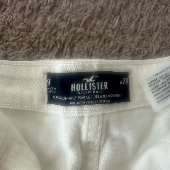 Brand New Hollister Cream High-Rise Shorts - Picture 2 of 3